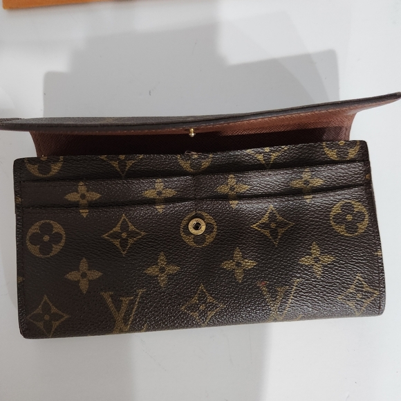 Louis Vuitton monogram Sarah wallet with LV shopping bag - Picture 5 of 10